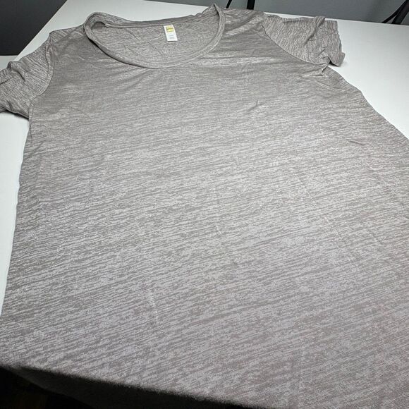 Lolë Heather Gray Lightweight Tee | Size M | Rayon-Blend Soft Scoop Neck - Picture 1 of 6